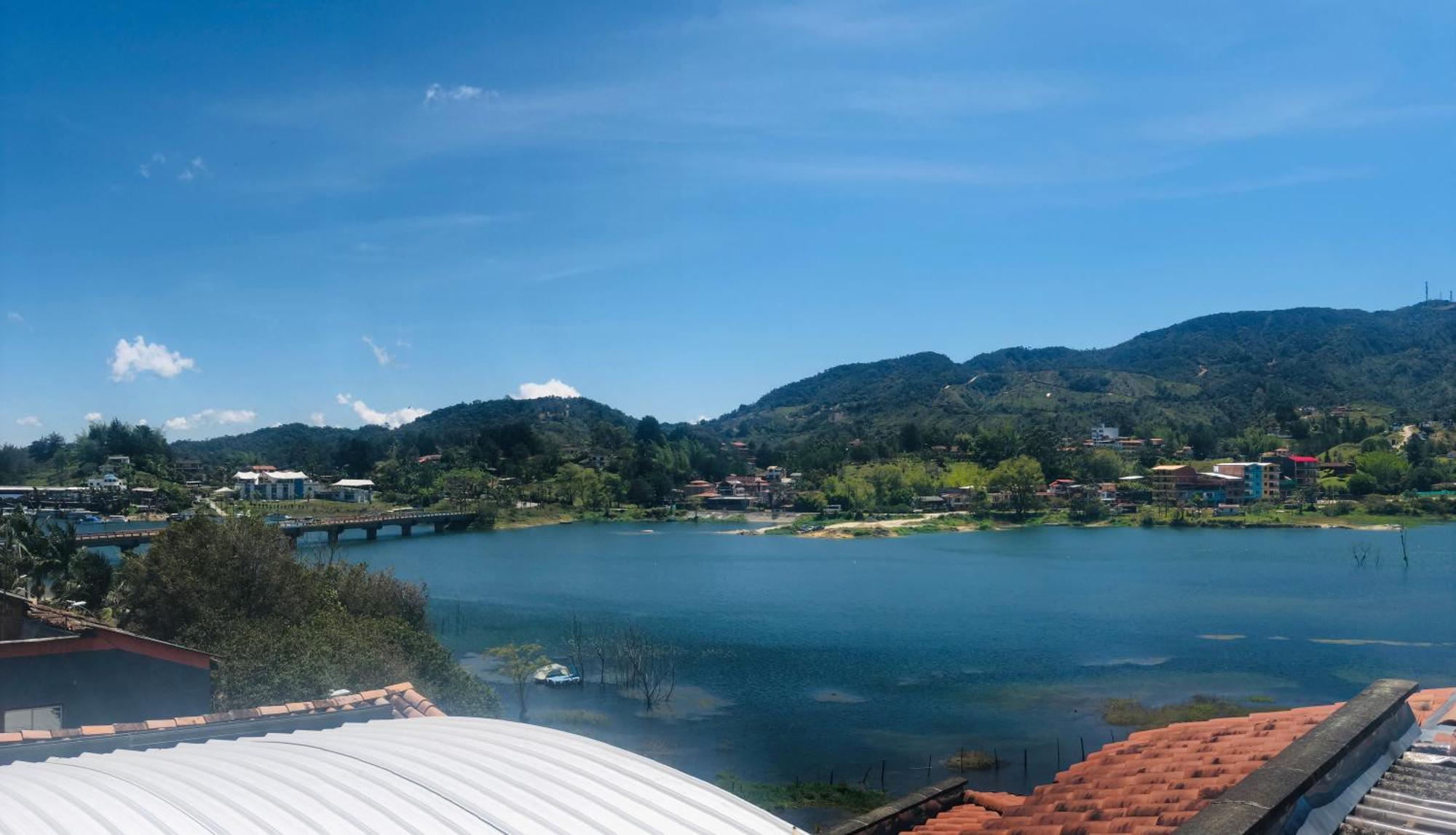 Lake View Hostel Guatape Exterior photo