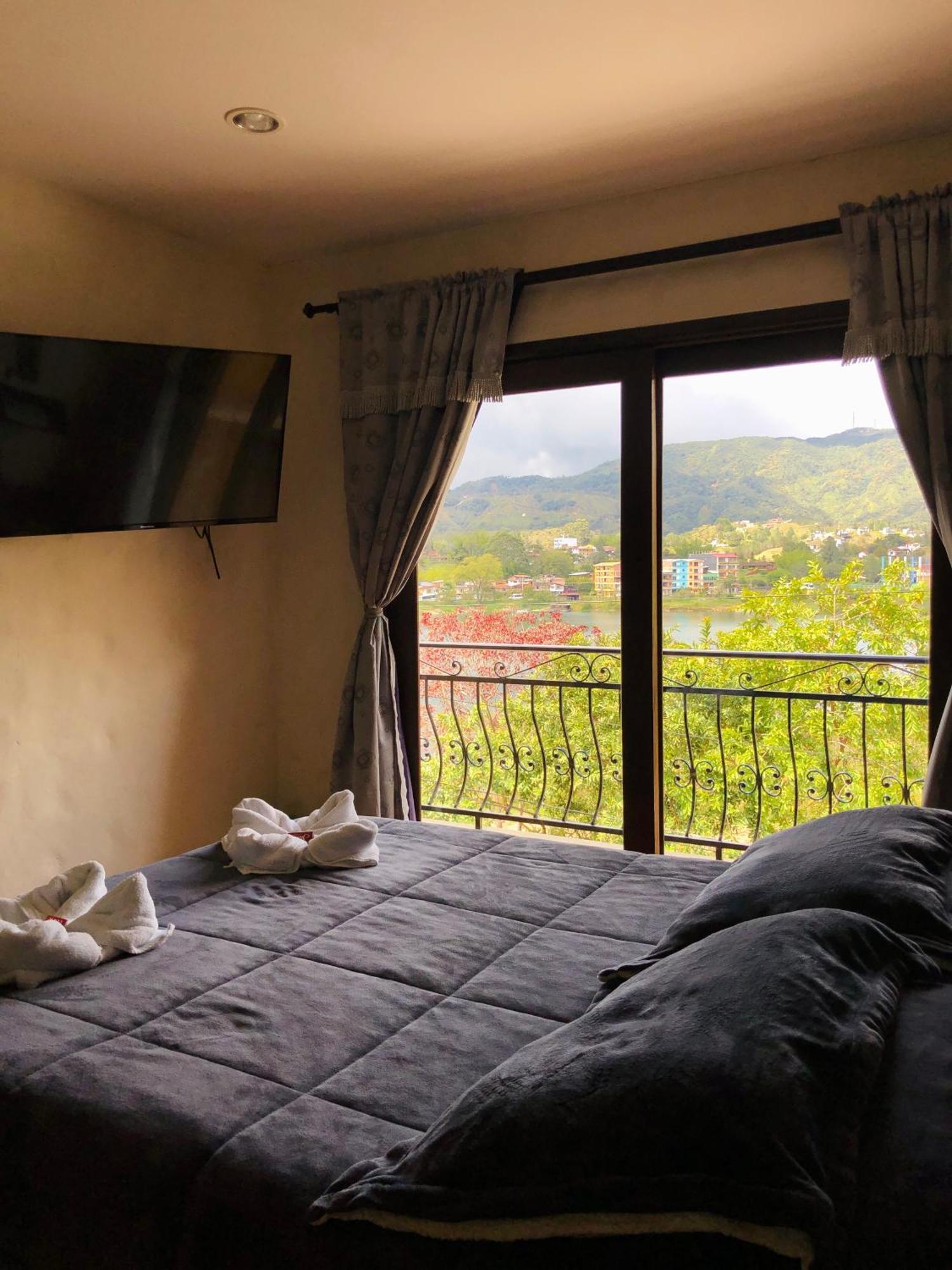 Lake View Hostel Guatape Exterior photo